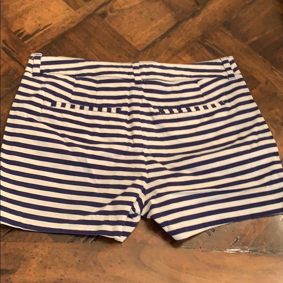 Old navy shorts - Picture 2 of 3